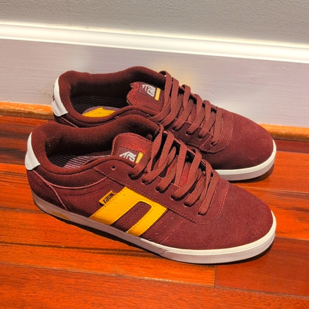 Lakai skate shoes